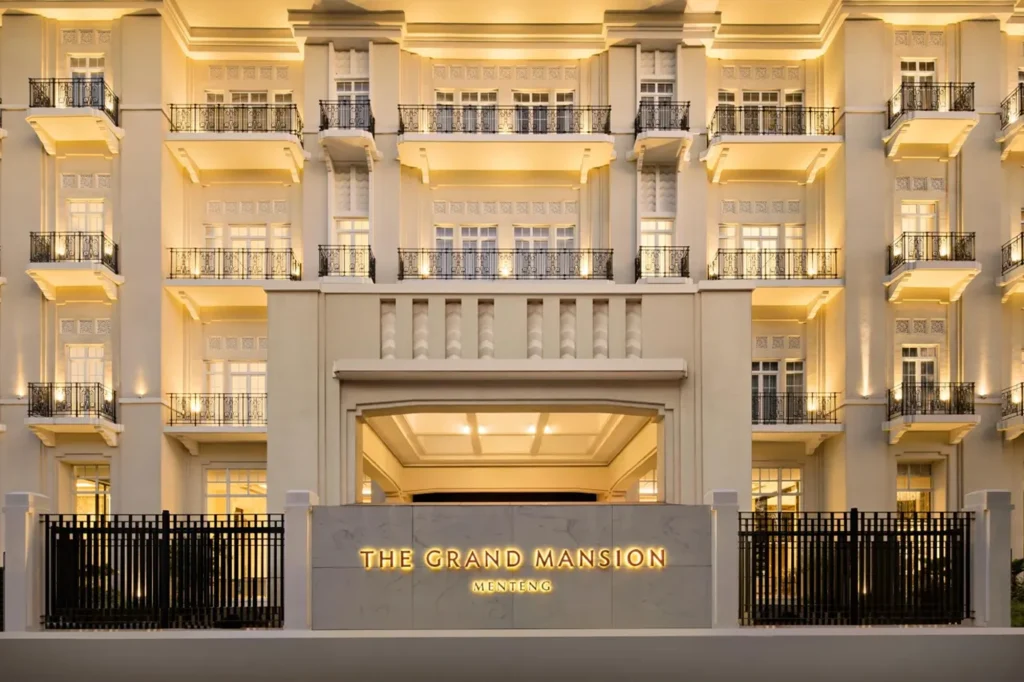Grand Mansion Menteng - Entrance and signboard view